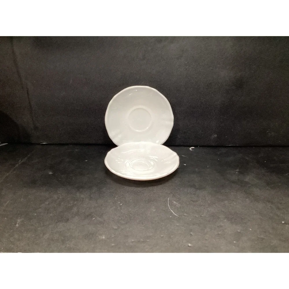 Arcopal France TRIANON IVORY Saucer Scalloped Swirls Milk‎ Glass 5 3/8